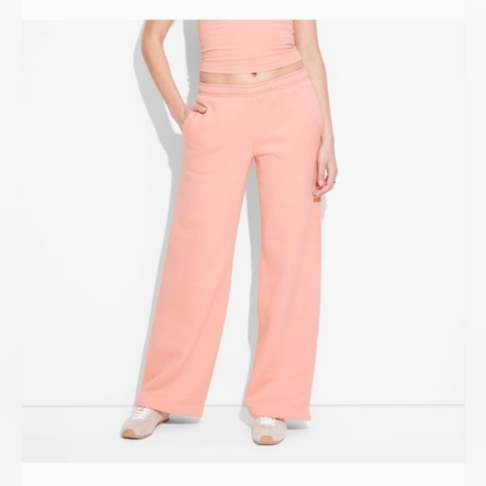 Wild Fable Women's High-Rise Straight Leg Sweatpants Fairhaven Peach